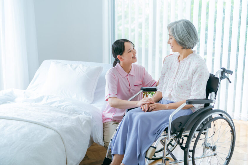 特定技能「介護」の受け入れ可能施設とは？自社で外国人を受け入れるための要件や注意点も解説